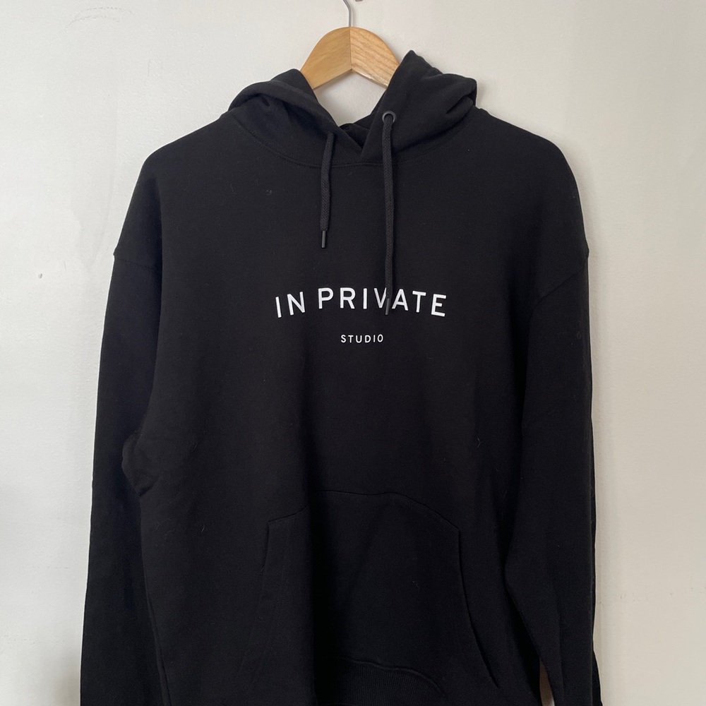 IN PRIVATE Studio Hoodie NWT - Size L